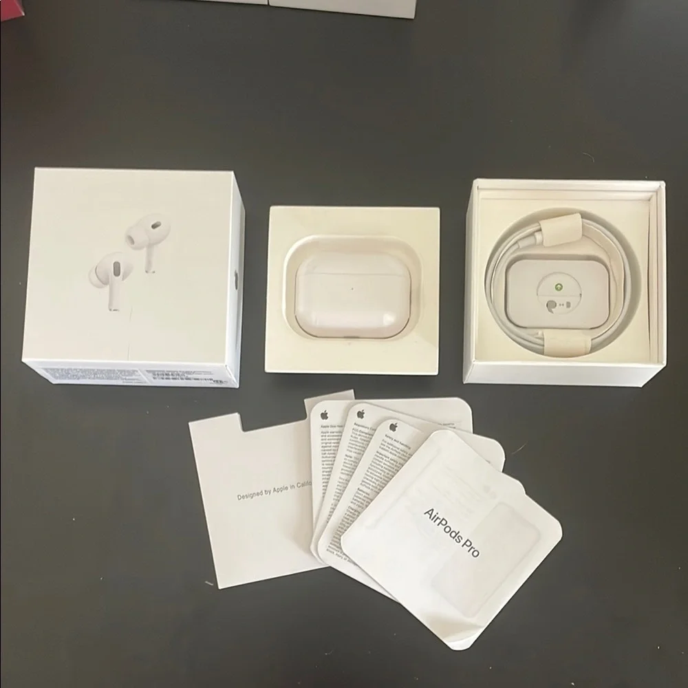 Apple AirPods Pro with MagSafe Case